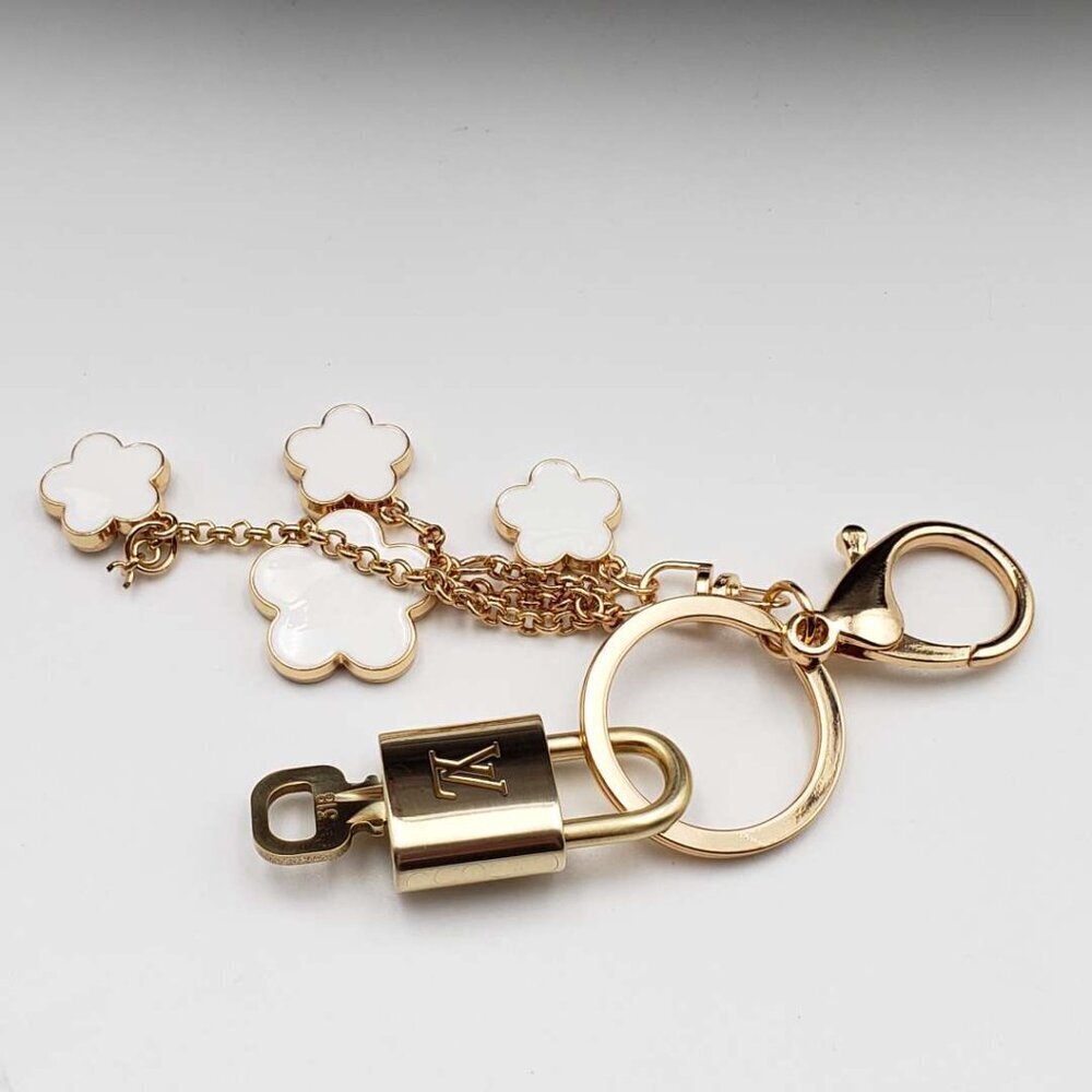 Louis Vuitton Gold Lock 🔒 Authentic LV Key + Unbranded Flower Bag Charm - Picture 8 of 9